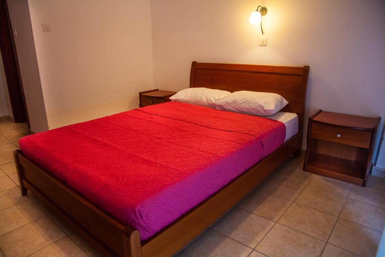 Hotel Adonis Kriopigi Esterno foto
