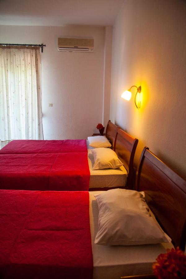 Hotel Adonis Kriopigi Esterno foto
