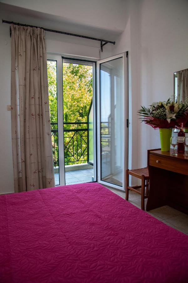 Hotel Adonis Kriopigi Esterno foto